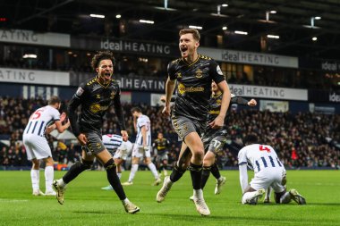 Southampton 'dan David Brooks, 16 Şubat 202' de İngiltere 'nin West Bromwich Albion-Southampton maçında skor yapma golünü kutluyor.