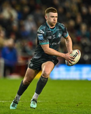 Huddersfield Giants takımından Olly Russell, 16 Şubat 202 'de Leigh Sports Village, Leigh, İngiltere' de Leigh Leopards ve Huddersfield Giants arasındaki Süper Lig karşılaşmasında ilk raundu kazandı.