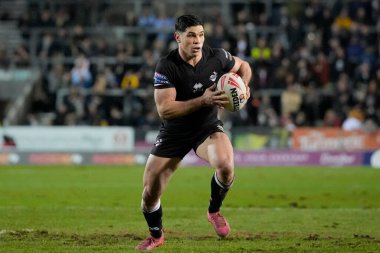 Londra Broncos takımından Dean Parata, 16 Şubat 202 'de St Helens' e karşı Londra Broncos 'un oynadığı Betfred Süper Lig karşılaşmasında topla koşuyor.