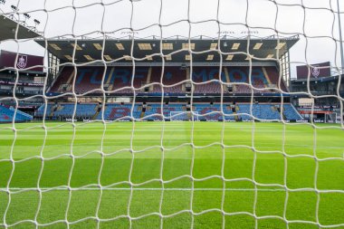 Burnley 'nin 17 Şubat 202' de Burnley 'e karşı Turf Moor, Burnley, Birleşik Krallık' ta oynanan Premier League karşılaşması öncesinde oynadığı Turf Moor, Home of Burnley maçının genel görünümü