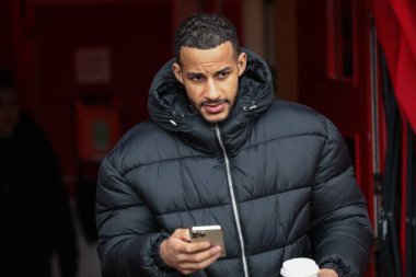 Barnsley 'den Barry Cotter, 17 Şubat 202' de İngiltere 'nin Highbury Stadyumu' nda Fleetwood Town ile Barnsley arasındaki Sky Bet 1 maçı sırasında geldi.