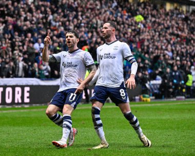 Preston North End 'den Robbie Brady, 17 Şubat 202' de İngiltere 'nin Deepdale kentinde oynanan Gökyüzü İddia Şampiyonası maçında 1-2' lik galibiyet golünü kutluyor.