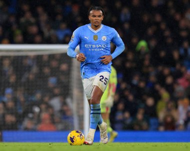 Manchester Premier Lig karşılaşmasında Manuel Akanji Manchester City 'ye karşı Etihad Stadyumu, Manchester, İngiltere, 17 Şubat 202