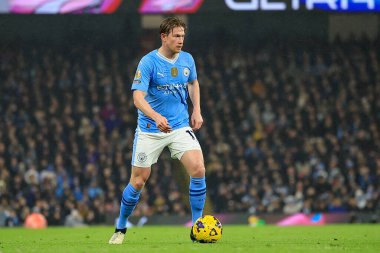 Manchester City 'den Kevin De Bruyne Premier League maçında topu kontrol ediyor Manchester City Chelsea' ye karşı Etihad Stadyumu, Manchester, İngiltere, 17 Şubat 202