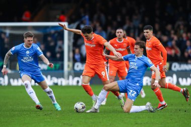 Blackpool 'dan Kyle Joseph, 17 Şubat 202' de İngiltere 'deki Weston Homes Stadyumu' nda oynanan 1.