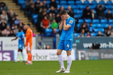 Peterborough United takımından Ronnie Edwards, 17 Şubat 202 'de İngiltere' nin Weston Homes Stadyumu 'nda oynanan 1.