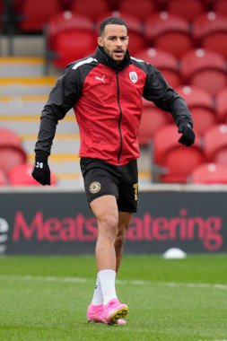 Barnsley 'den Barry Cotter, 17 Şubat 202' de İngiltere 'nin Highbury Stadyumu' nda Fleetwood Town ve Barnsley maçından önce ısınıyor.