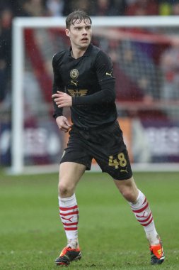 Barnsley takımından Luca Connell 17 Şubat 202 'de İngiltere' deki Highbury Stadyumu 'nda Fleetwood Town' a karşı Barnsley maçında