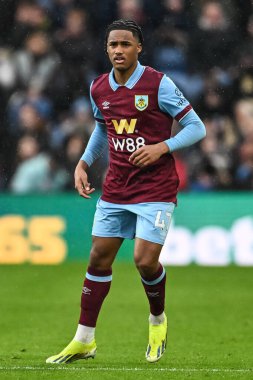 Burnley takımından Wilson Odobert 17 Şubat 202 tarihinde Burnley, Burnley, İngiltere 'deki Turf Moor maçında Arsenal' e karşı oynamıştır.