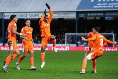 Blackpool 'dan Karamoko Dembele, 17 Şubat 202' de İngiltere 'nin Peteron Homes Stadyumu' nda oynanan 1-2 'lik Gökyüzü İddia Ligi karşılaşmasında Peterborough United' a karşı Blackpool maçında gol attı.