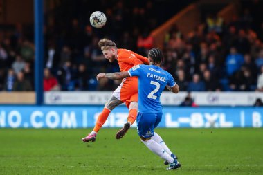 Blackpool takımından Hayden Coulson, 17 Şubat 202 'de Peterborough United' ın Weston Homes Stadyumu 'ndaki Blackpool maçında topu fırlatıyor.