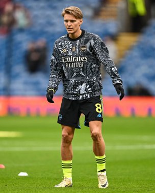 Arsenal 'den Martin degaard Premier Lig karşılaşması öncesinde 17 Şubat 2024' te Burnley-Arsenal Turf Moor, Burnley, İngiltere 'de maç öncesi ısınma maçında