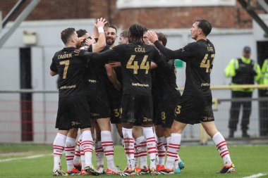 Barnsley 'den Sam Cosgrove, 17 Şubat 202' de İngiltere 'deki Highbury Stadyumu' nda oynanan Sky Bet League 1 karşılaşmasında 0-1 'lik galibiyetini kutluyor.