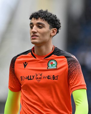 Blackburn Rovers takımından Ben Chrisene, 17 Şubat 202 'de İngiltere' nin Deepdale kentinde oynanan Sky Bet Şampiyonası maçında ısınıyor.