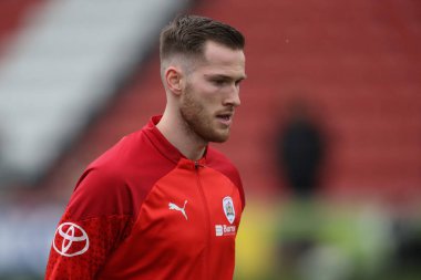 Barnsley 'den Jamie McCart 17 Şubat 202' de İngiltere 'nin Highbury Stadyumu' nda oynanan Sky Bet 1 maçında Fleetwood Town - Barnsley maçında ısınma turunda