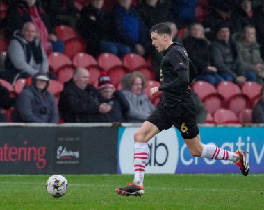 Barnsley 'li Mal de Gevigney, 17 Şubat 2024' te İngiltere 'nin Highbury Stadyumu' nda Fleetwood Town ile Barnsley arasındaki Sky Bet Ligi 1 karşılaşmasında ilk hamlesini yaptı.