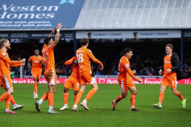 Blackpool 'dan Karamoko Dembele, 17 Şubat 202' de İngiltere 'nin Peteron Homes Stadyumu' nda oynanan Sky Bet 1-2 karşılaşmasında gol atma hedefini kutluyor.