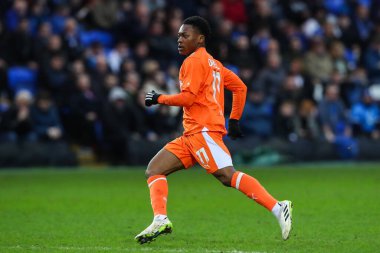 Blackpool takımından Karamoko Dembele, 17 Şubat 202 'de İngiltere' nin Weston Homes Stadyumu 'nda oynanan 1.