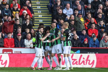 Brighton & Hove Albion 'dan Danny Welbeck, 18 Şubat 202' de Bramall Lane, Sheffield, İngiltere 'de oynanan Premier League maçı Sheffield United ve Hove Albion maçında 0-2' lik skorla kazanma hedefini kutluyor.