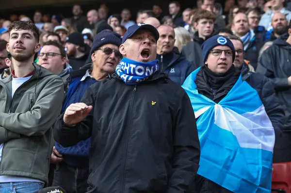 Brighton taraftarları Premier Lig karşılaşmasında Sheffield United ve Hove Albion 'a karşı Bramall Lane, Sheffield, İngiltere' de 18 Şubat 202 'de oynanan ısınma maçında