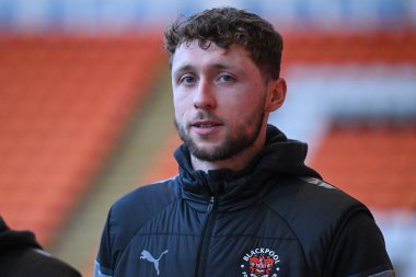 Blackpool 'dan Matthew Pennington, 20 Şubat 202' de İngiltere, Blackpool 'daki Bloomfield Road' da oynanan yarı final Blackpool yarı final karşılaşmasında Bristol Street Motors 'un önüne geçti.