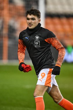 Blackpool 'dan Kyle Joseph Bristol Street Motors' un yarı final maçı öncesinde Bloomfield Road, Blackpool, İngiltere 'de oynanan Blackpool maçında