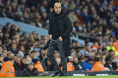 20 Şubat 202 'de Etihad Stadyumu' nda Manchester City 'nin Brentford' a karşı oynadığı Premier League maçında Manchester City 'nin teknik direktörü Pep Guardiola