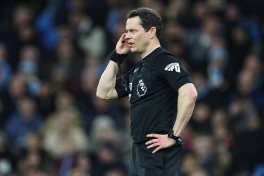 Hakem Darren England, 20 Şubat 202 'de Etihad Stadyumu' nda Manchester City 'nin Brentford' a karşı oynadığı Premier League maçında VAR 'a konuştu.