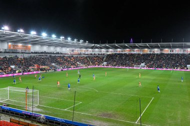 Blackpool taraftarları, 20 Şubat 202 'de Bloomfield Road, Blackpool' da oynanan Bristol Street Motors Yarı-Final karşılaşmasını izliyor.