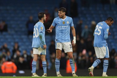 Manchester City 'den Rben Dias, Manchester City' nin 20 Şubat 2024 'te Etihad Stadyumu' nda oynanan Premier League maçında Manchester City 'nin Brentford' a karşı kazandığı 1-0 'lık galibiyet sonrasında Manchester City' den Bernardo Silva 'ya konuştu.