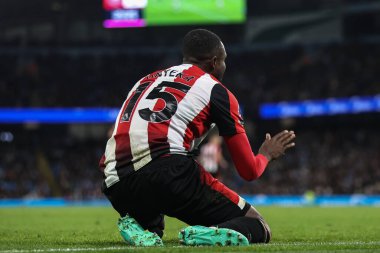 Brentford 'dan Frank Onyeka Premier Lig maçında hiç kimseyle karşılaşmadı Manchester City ile Brentford arasında Etihad Stadyumu, Manchester, İngiltere, 20 Şubat 202