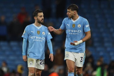 Manchester City 'den Rben Dias, Manchester City' nin 20 Şubat 2024 'te Etihad Stadyumu' nda oynanan Premier League maçında Manchester City 'nin Brentford' a karşı kazandığı 1-0 'lık galibiyet sonrasında Manchester City' den Bernardo Silva 'ya konuştu.
