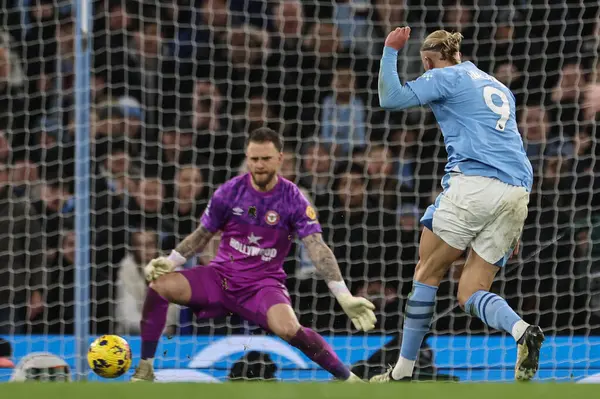 Manchester City 'den Erling Hland, 20 Şubat 2024 tarihinde Etihad Stadyumu' nda oynanan Premier League maçında 1-0 berabere kaldı.