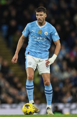 Manchester City 'den Rben Dias Premier League maçında topu Manchester City ile Brentford' a karşı Etihad Stadyumu, Manchester, İngiltere, 20 Şubat 2024