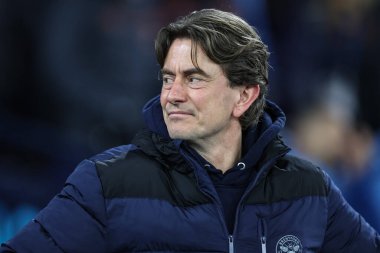 Brentford 'un Thomas Frank teknik direktörü 20 Şubat 202 tarihinde Etihad Stadyumu' nda Manchester City ile Brentford arasındaki Premier League maçında izlemektedir.