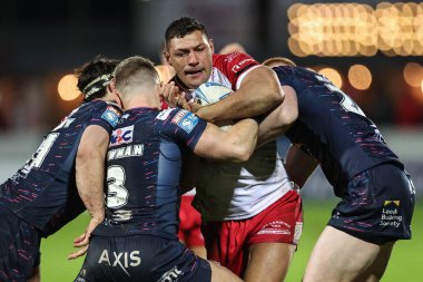 Leeds Rhinos 'tan Harry Newman ve Leeds Rhinos' tan Luis Roberts, Sewell Group Craven Park 'ta oynanan Betfred Süper Lig karşılaşmasında Hull KR ve Leeds Rhinos' a karşı oynadılar.