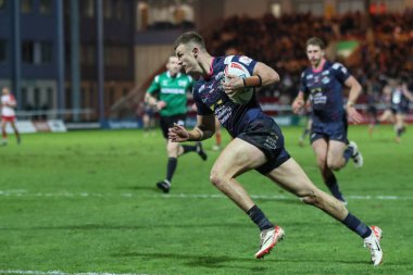 Leeds Rhinos takımından Ash Handley, 22 Şubat 202 'de İngiltere' nin Hull kenti Kingston 'da oynanan Sewell Group Craven Park' ta oynanan Betfred Süper Lig 2. Raundu 'nda 70 yarda tek başına oynadı.