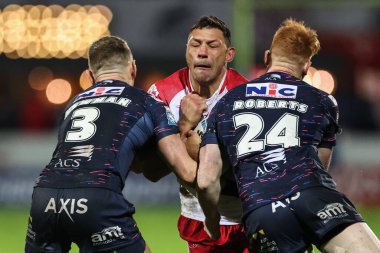 Leeds Rhinos 'tan Harry Newman ve Leeds Rhinos' tan Luis Roberts, Sewell Group Craven Park 'ta oynanan Betfred Süper Lig karşılaşmasında Hull KR ve Leeds Rhinos' a karşı oynadılar.