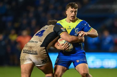 Warrington Wolves 'tan Max Wood, Joe Cator Hull FC tarafından oynanan Betfred Süper Lig 2. Raundunda Warrington Wolves vs Hull FC ile Halliwell Jones Stadyumu, Warrington, Birleşik Krallık, 23 Şubat 202
