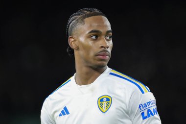 Leeds United takımından Crysencio Summerville Gök İddia Şampiyonası maçında Leeds United ile Leicester City arasında 23 Şubat 202 'de Elland Road, Leeds, İngiltere' de karşı karşıya geldi.