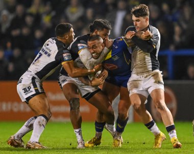 Warrington Wolves takımından Paul Vaughan, 23 Şubat 202 'de Warrington Wolves ile Hull FC arasındaki Betfred Süper Lig karşılaşmasında Faamanu Brown Hull FC ve Jayden Okunbor Hull FC tarafından yenildi. 