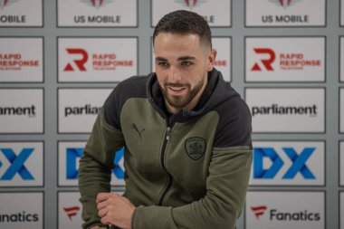 Barnsley 'den Adam Phillips 24 Şubat 202' de İngiltere 'nin Oakwell kentinde oynanan Sky Bet 1 karşılaşmasında basın toplantısı düzenledi.