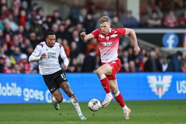 Barnsley 'den Sam Cosgrove, 24 Şubat 202' de Oakwell, Barnsley, İngiltere 'de oynanan Sky Bet Ligi 1 maçında topa vurdu.