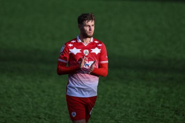 Barnsley 'den John Mcatee, 24 Şubat 202' de Oakwell, Barnsley, İngiltere 'de oynanan Sky Bet Lig 1 karşılaşmasında taraftarları alkışlıyor. 