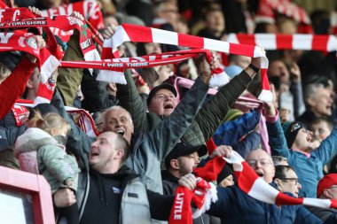 Barnsley taraftarları 24 Şubat 202 'de Oakwell, Barnsley, İngiltere' de oynanan Sky Bet 1 maçında 2-1 'lik galibiyeti kutluyorlar.
