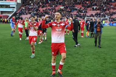 Barnsley 'den Jordan Williams 24 Şubat 202' de İngiltere 'nin Oakwell kentinde oynanan Sky Bet Lig 1 maçında kazandığı 2-1' lik galibiyeti kutluyor.