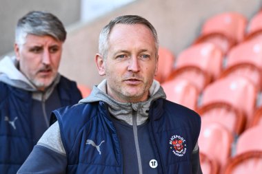 Neil Critchley 'nin Blackpool teknik direktörü 24 Şubat 202' de Bloomfield Road, Blackpool 'da oynanan Blackpool-Bolton Wanderers maçından önce geldi.