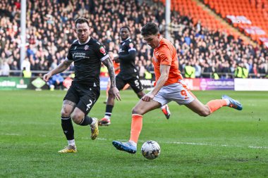 Blackpool 'dan Kyle Joseph, 24 Şubat 202' de Bloomfield Road, Blackpool 'da oynanan Blackpool-Bolton Wanderers maçında kalede şut çekti.