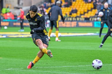 Wolverhampton Wanderers takımından Hwang Hee-Chan Premier League maçında Wolverhampton Wanderers, Sheffield United 'a karşı Molineux, Wolverhampton, Birleşik Krallık' ta 25 Şubat 202 'de oynanan ısınma maçında