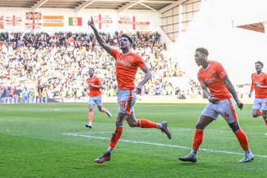 Blackpool 'dan Jake Beesley, 24 Şubat 202' de Bloomfield Road, Blackpool, İngiltere 'de oynanan Blackpool-Bolton Wanderers maçında 1-1 kazanma hedefini kutluyor.